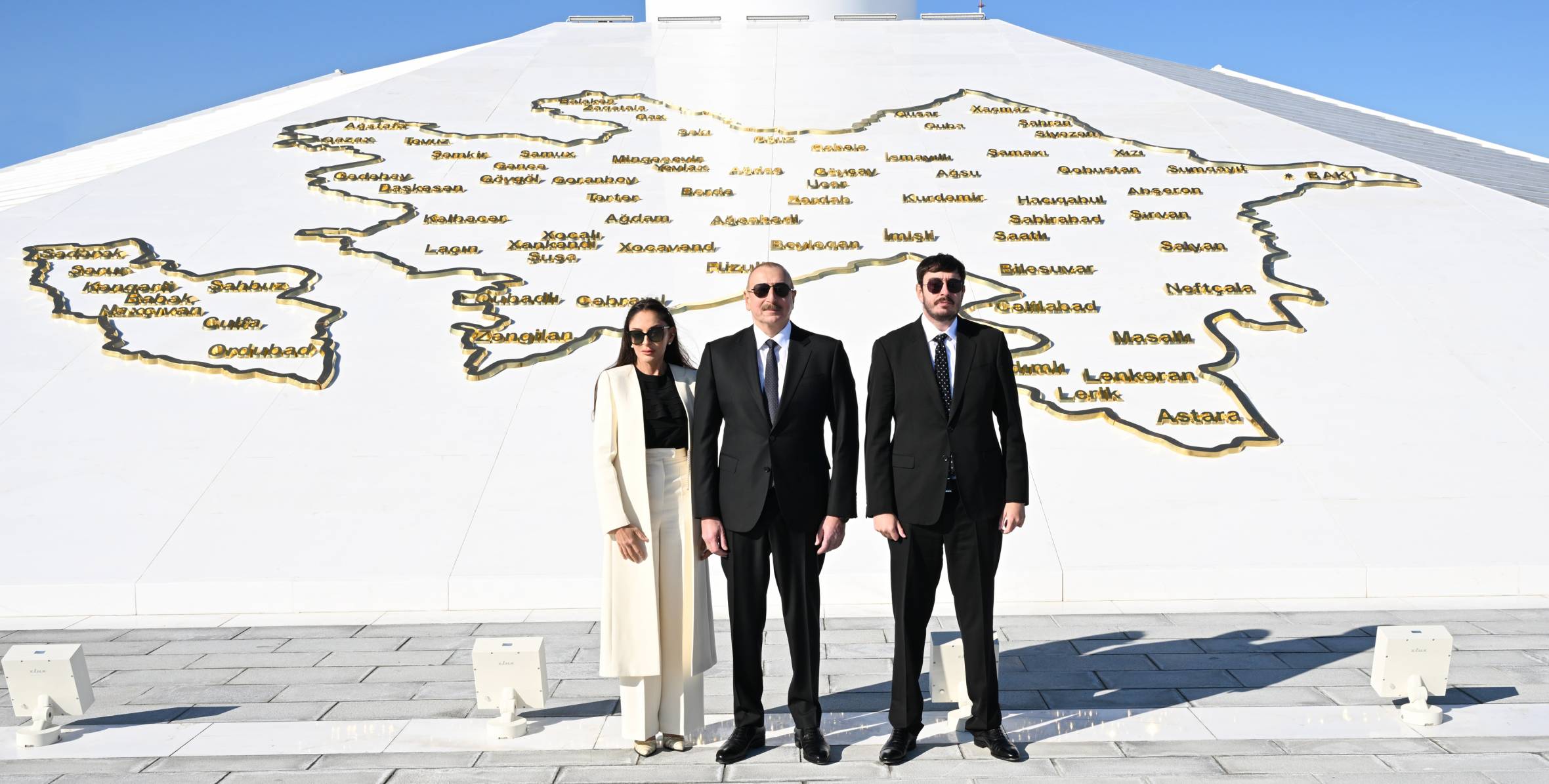 Ilham Aliyev visited National Flag Square in Baku to raise Azerbaijan’s tricolor flag