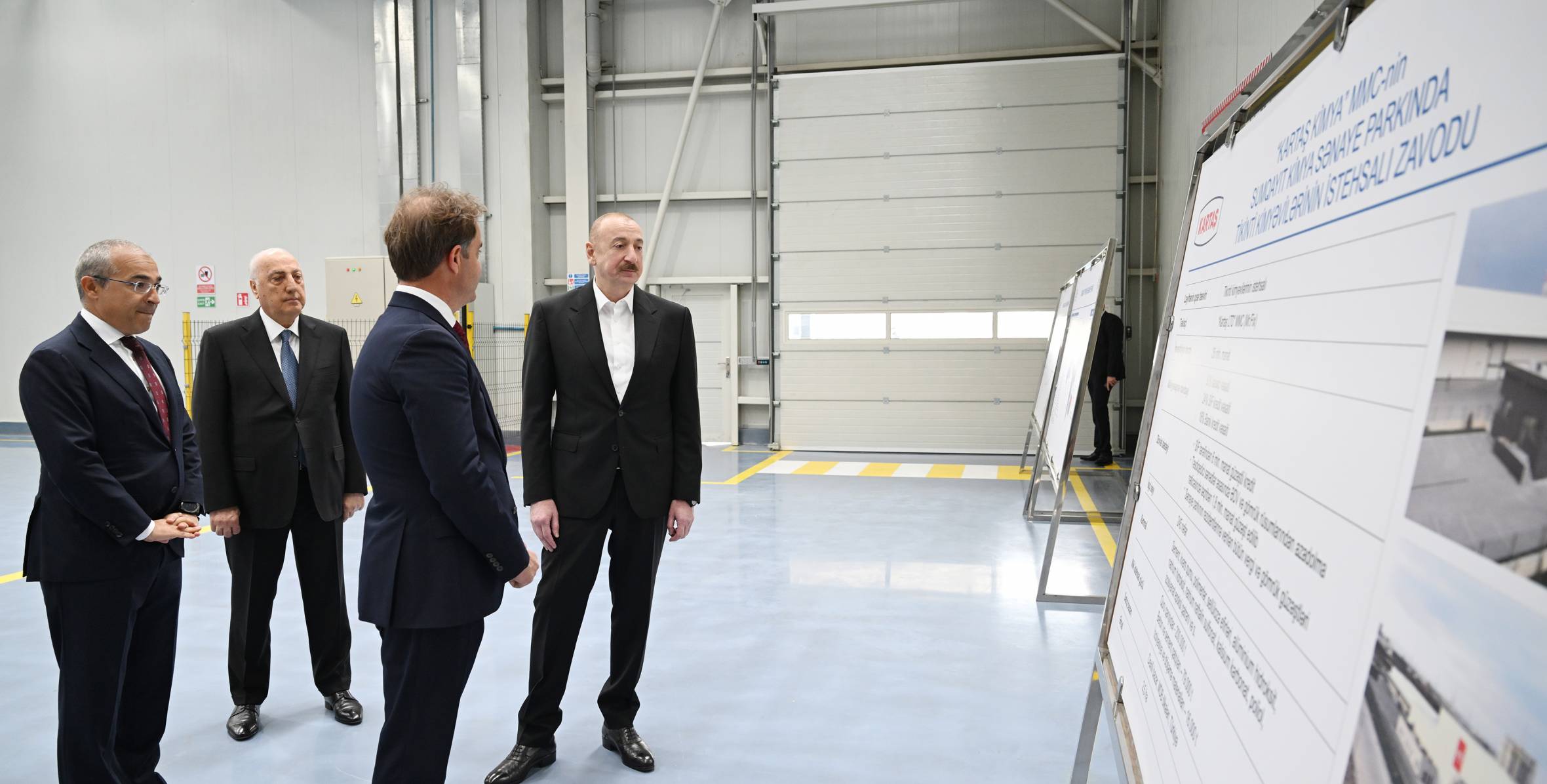 İlham Əliyev Sumqayıt Kimya Sənaye Parkında bir sıra müəssisələrin açılışını edib