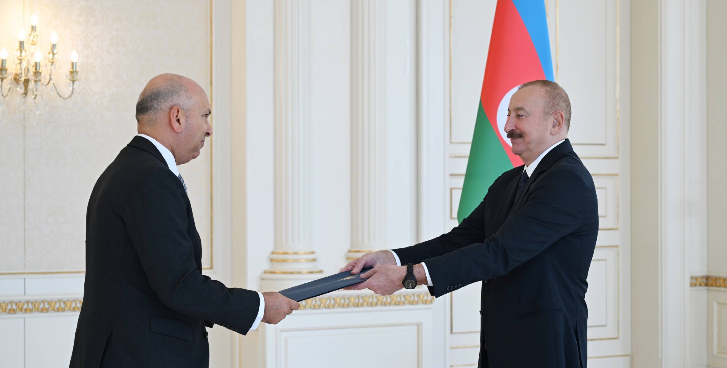 İlham Əliyev Misirin ölkəmizdə yeni təyin olunmuş səfirinin etimadnaməsini qəbul edib