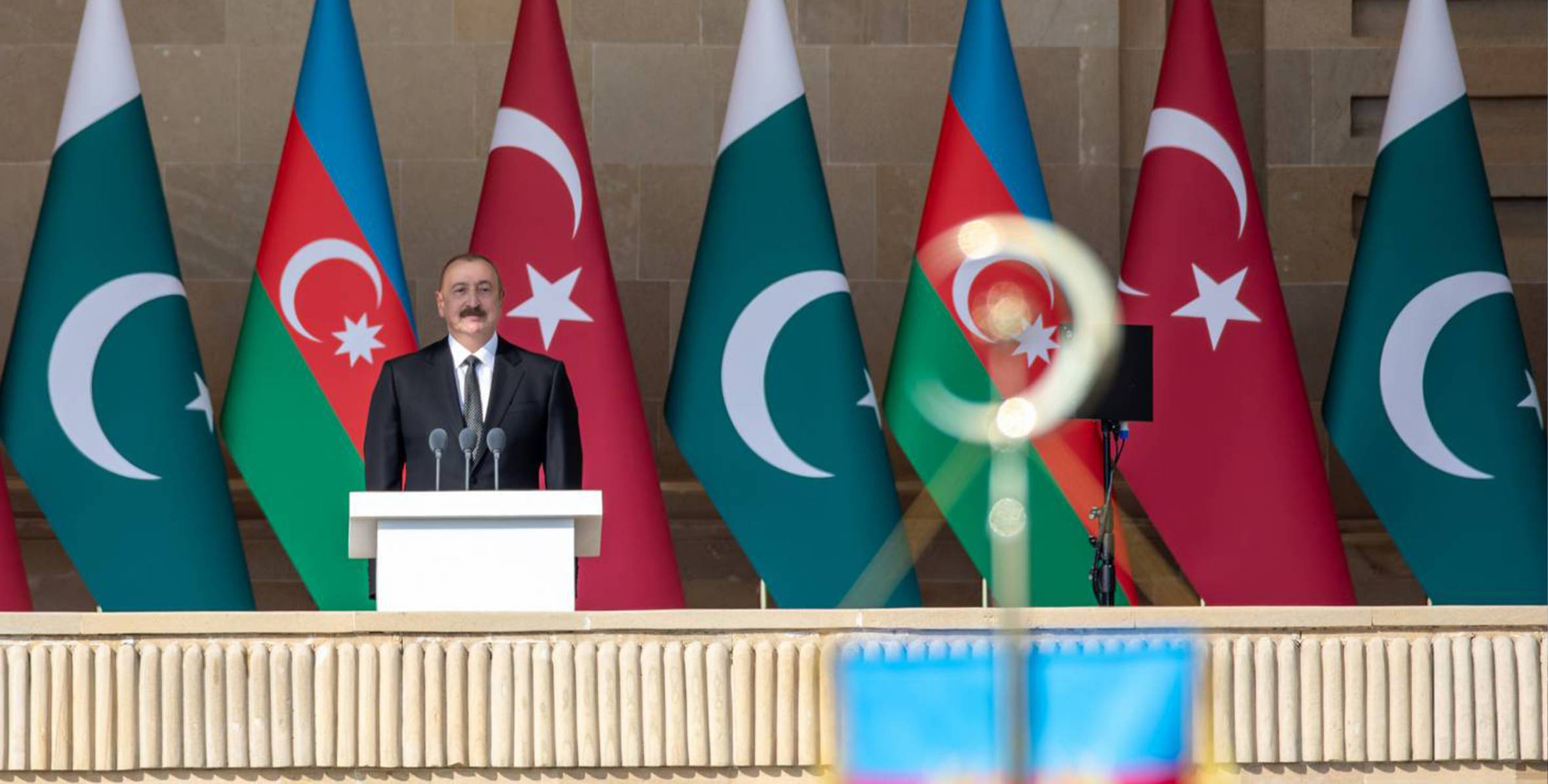 İlham Əliyevin Vətən müharibəsində Qələbənin beşinci ildönümünə həsr olunmuş Hərbi paradda çıxışı