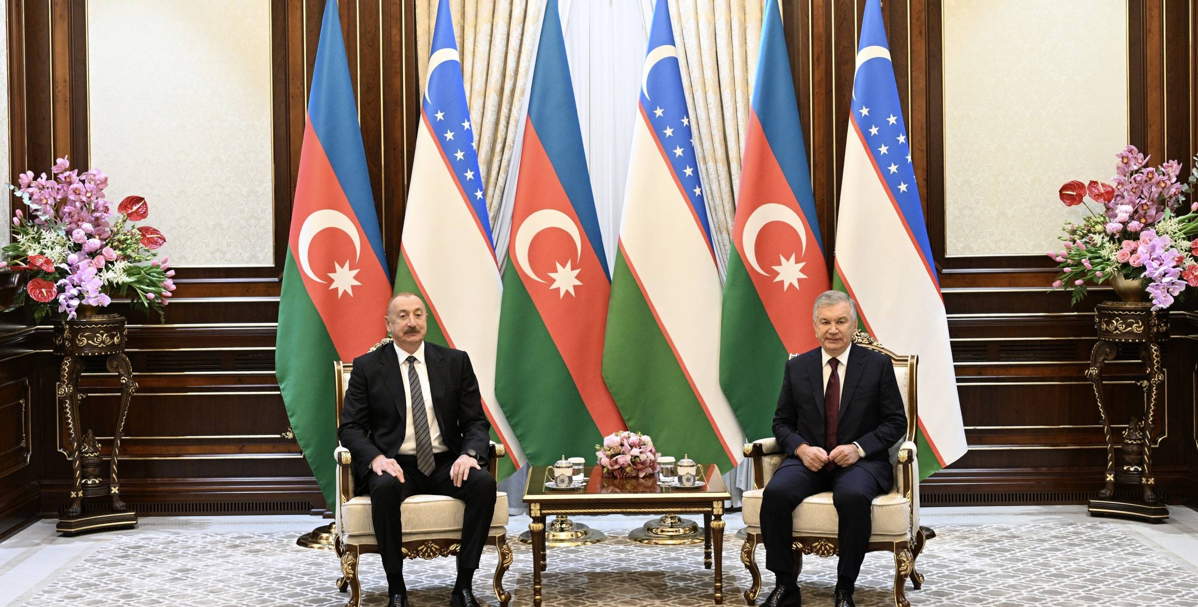 Noyabrın 15-də Daşkənddə Azərbaycan Respublikasının Prezidenti İlham Əliyevin Özbəkistan Respublikasının Prezidenti Şavkat Mirziyoyev ilə təkbətək görüşü olub.