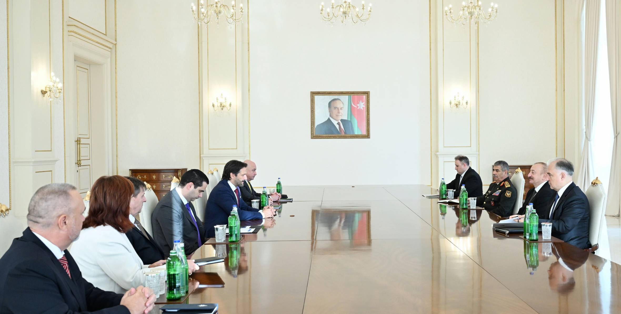 İlham Əliyev Slovakiya Baş nazirinin müavininin başçılıq etdiyi nümayəndə heyətini qəbul edib